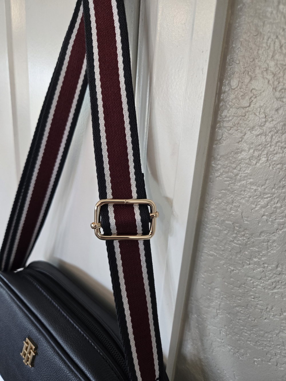 Tommy Hilfiger Navy Leather Belt Bag with Gold TH Logo - Picture 5 of 12